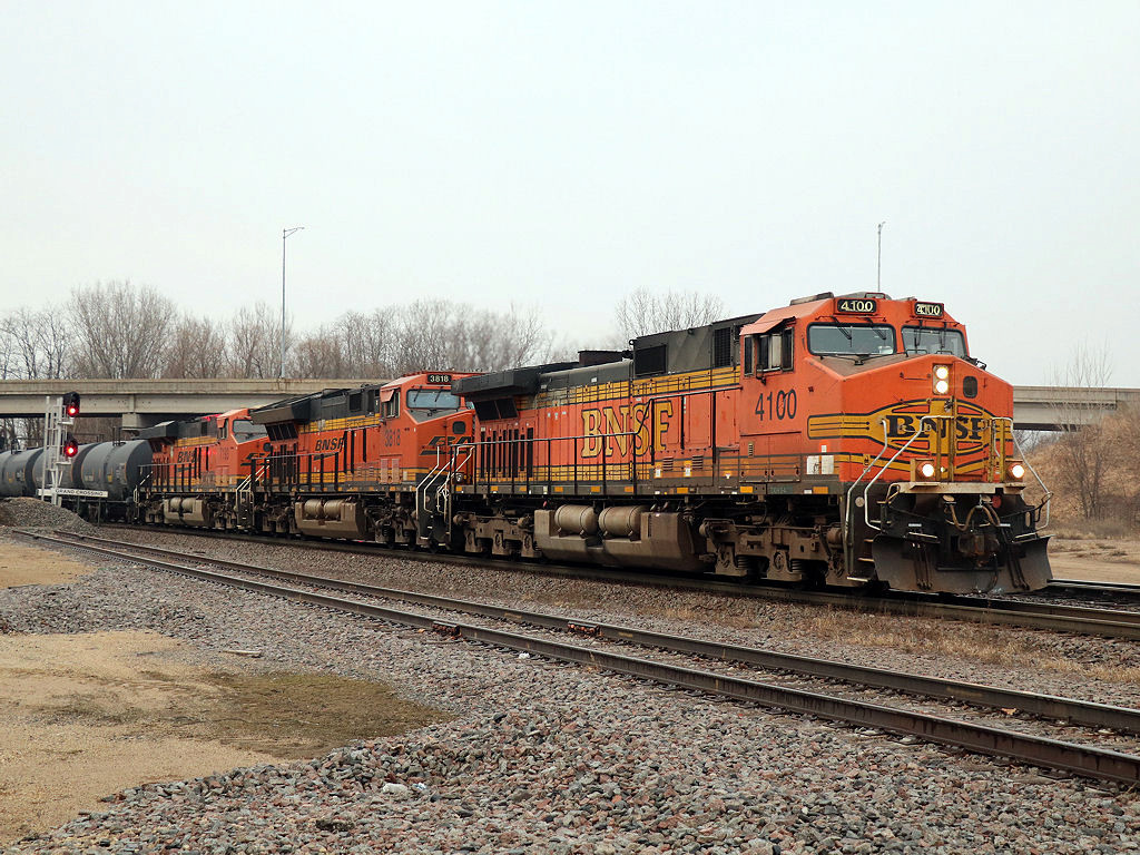 BNSF 4100